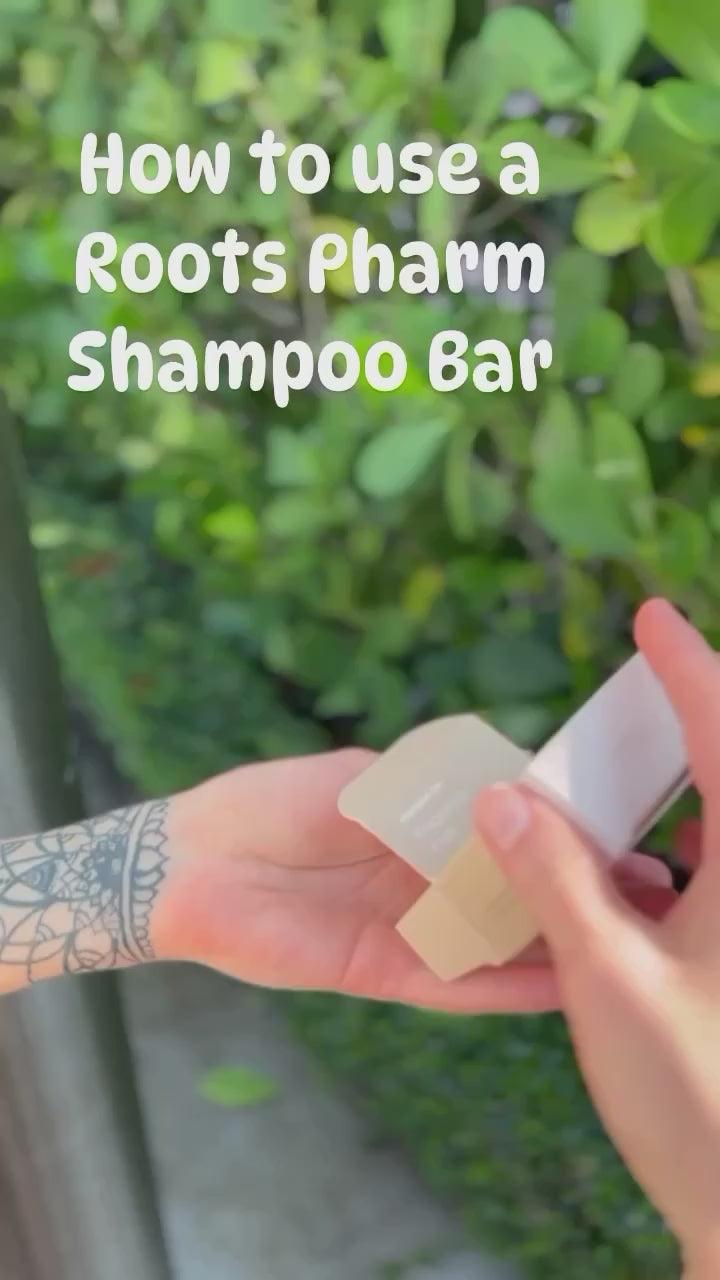 video explaining how to use a shampoo bar